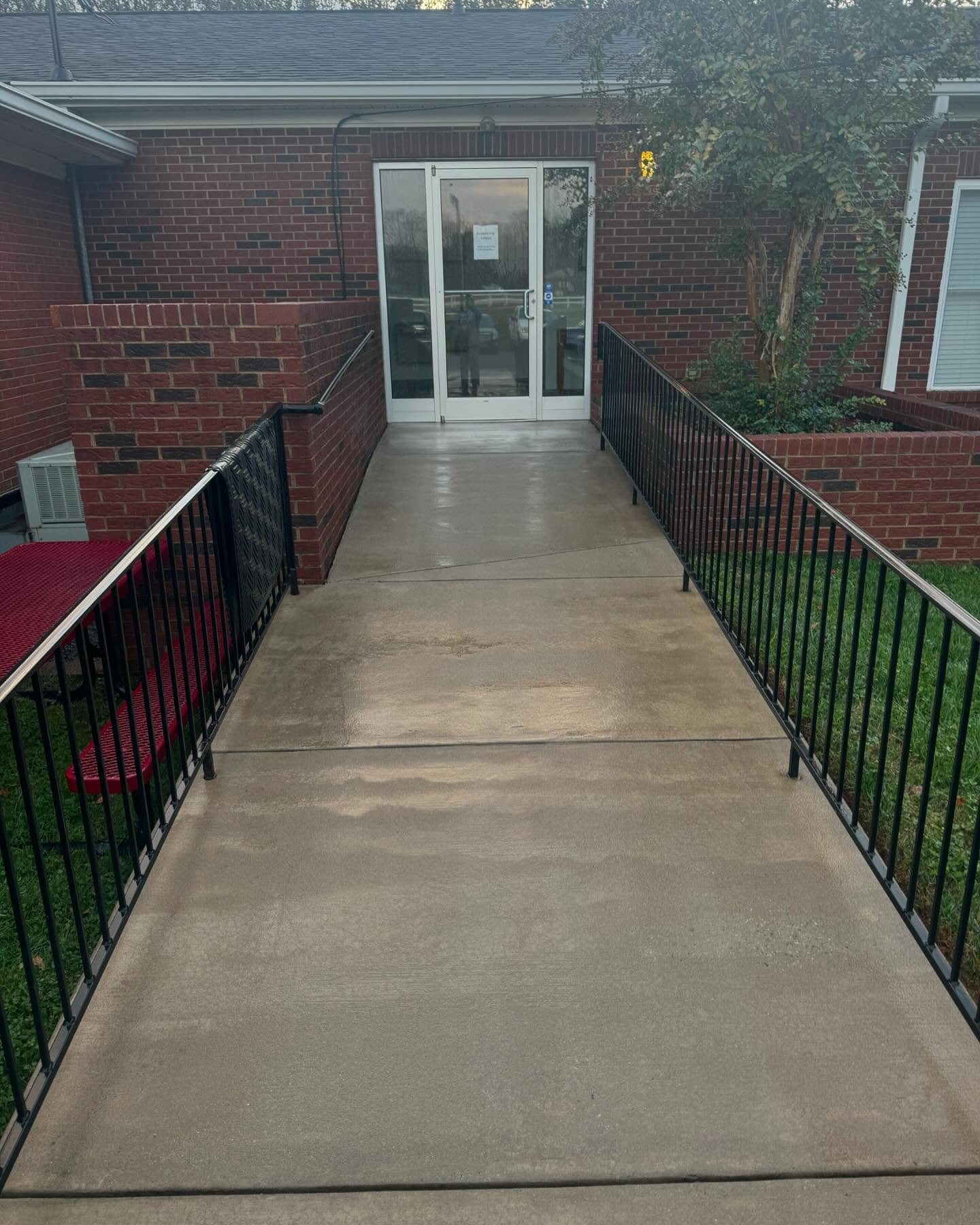 Commercial walkway and ramp pressure washing in Lincolnton NC
