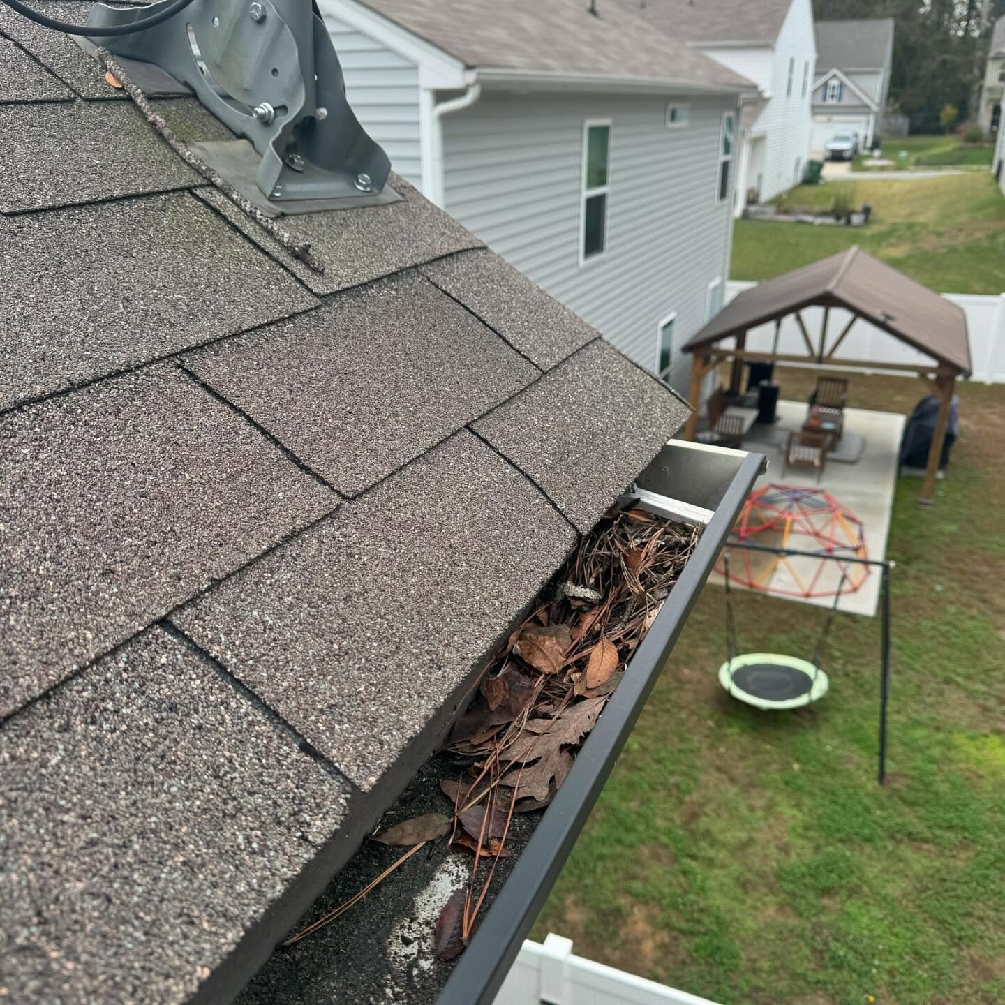 Brick and vinyl home exterior cleaned by Hydro Jet PW