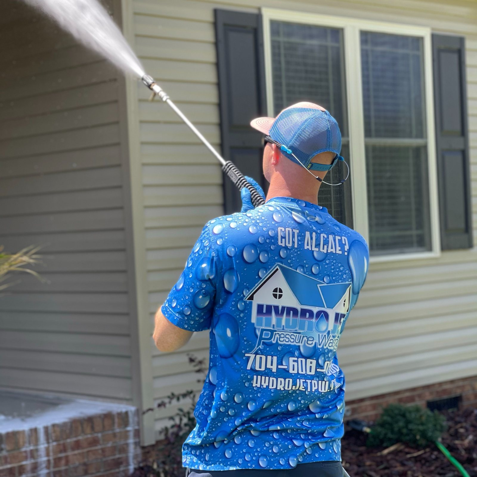 House washing vinyl siding with low pressure in Lincolnton NC